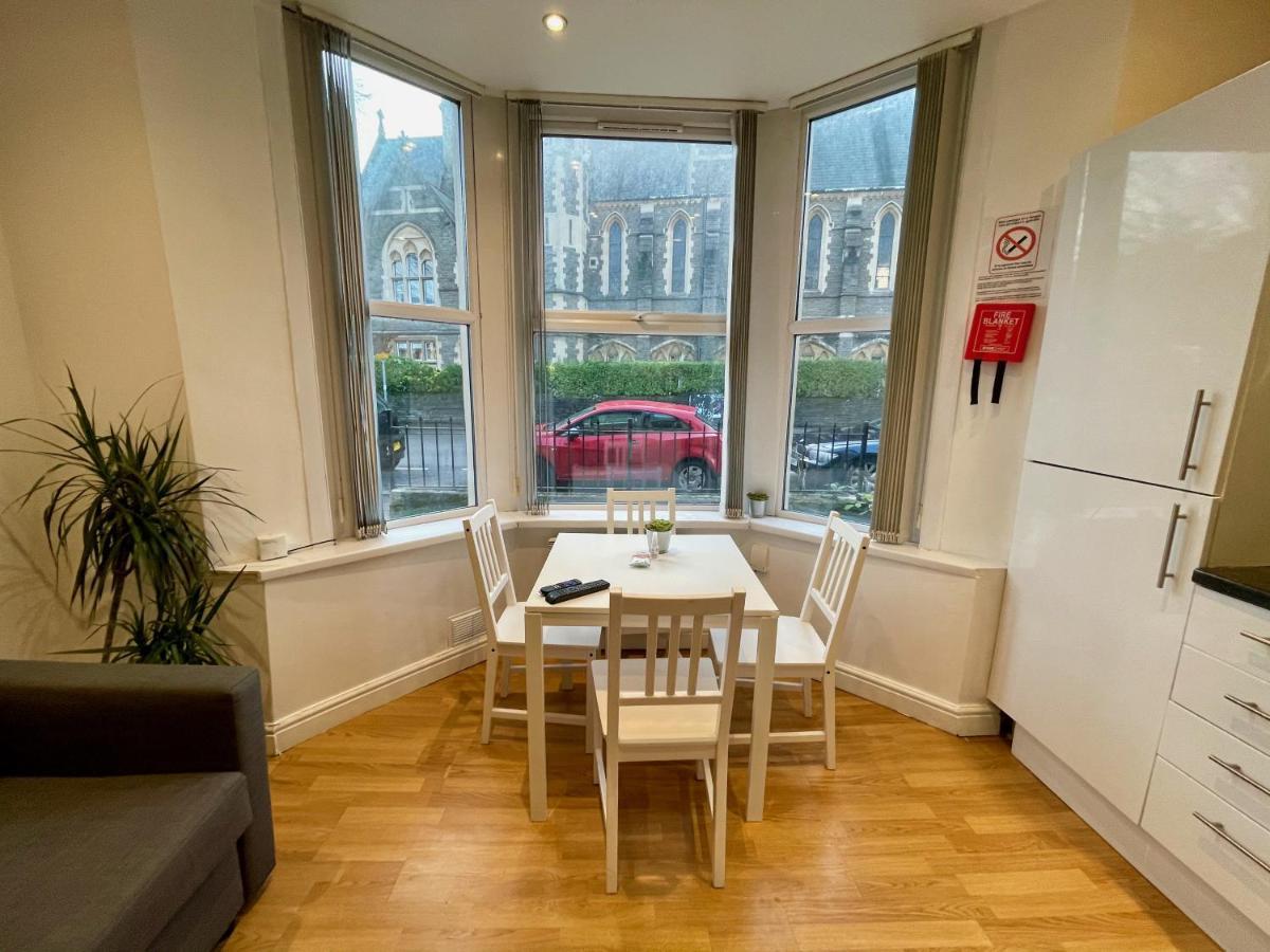 Bute Park Apartment W/ Heating + Private Bathroom 카디프 외부 사진
