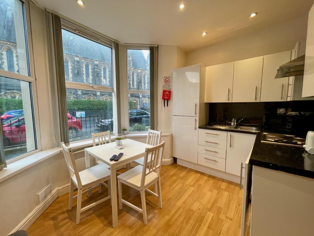 Bute Park Apartment W/ Heating + Private Bathroom 카디프 외부 사진